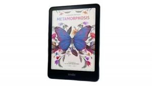 Kindle Colorsoft 本体の外観。画面に蝶のイラスト。