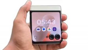 motorola razr 60 折りたたみ 前面 外観
