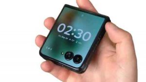 motorola razr 60 ultra 閉じた状態の外観